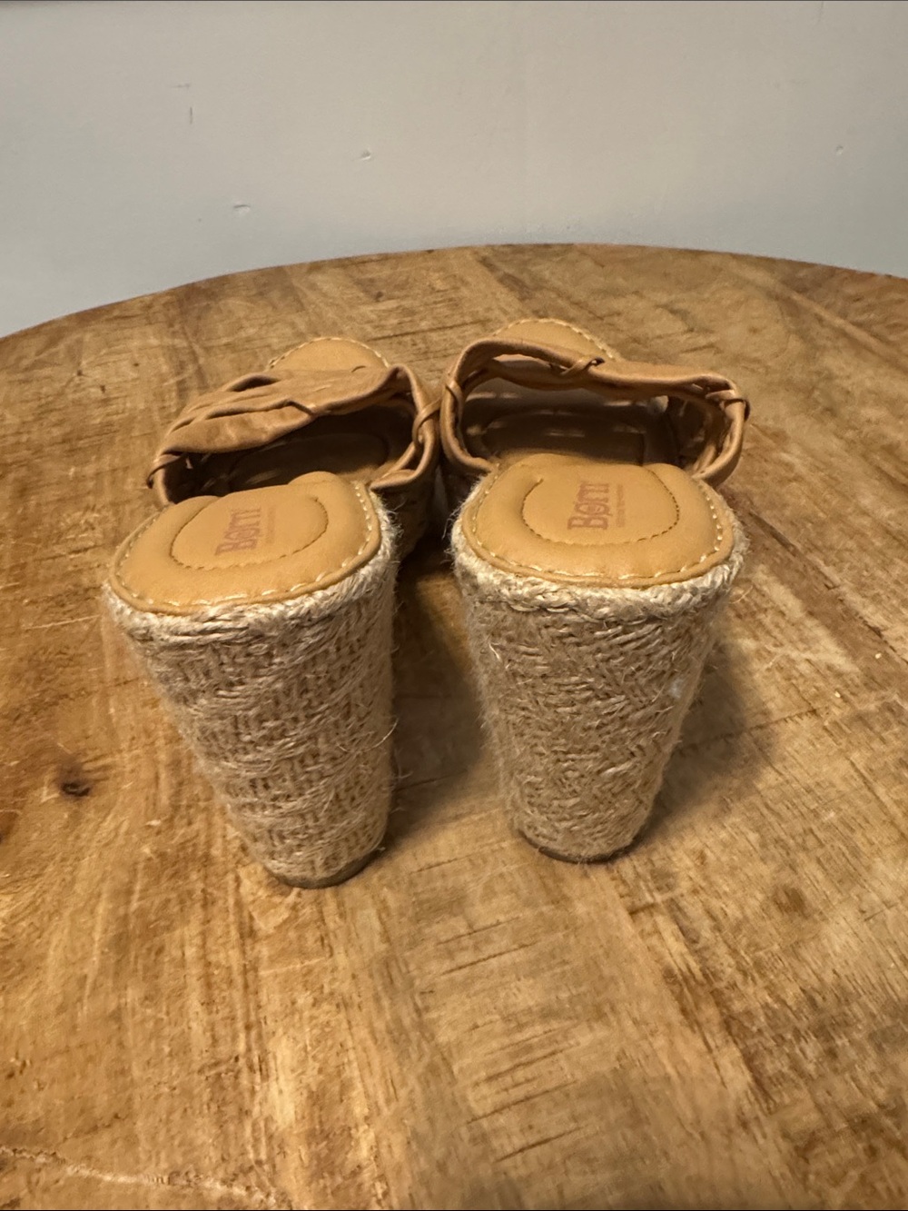 Born Aneesa tan wedge Sandal Size 10 - Picture 4 of 6